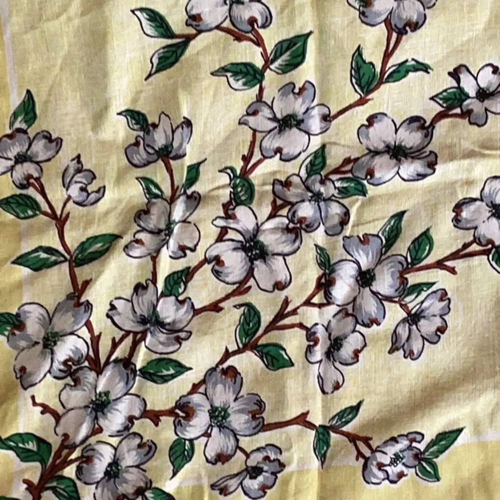 🌼 DOGWOOD Vintage 50's/60's MCM Floral Tablecloth Square 48” GORGEOUS VNPLVC 🌼